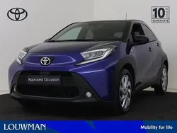 Blauw metallic Gebruikt 2022 Toyota Aygo Envy Hatchback | € 18.950 (Eerlijke prijs)