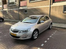 Grijs Gebruikt 2012 Opel Astra Cosmo MPV | € 3.499 (Eerlijke prijs)