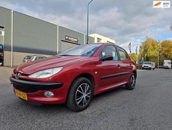 Rood Gebruikt 2002 Peugeot 206 Hatchback | € 2.250 (Eerlijke prijs)