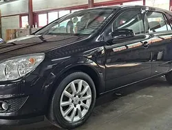 Zwart Gebruikt 2009 Opel Astra Edition Stationwagen | € 2.500 (Eerlijke prijs)