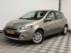 Beige Gebruikt 2011 Renault Clio R.S. Collection Hatchback | € 3.975 (Eerlijke prijs)