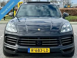 Zwart Gebruikt 2017 Porsche Cayenne Sport SUV | € 59.950 (Duur)