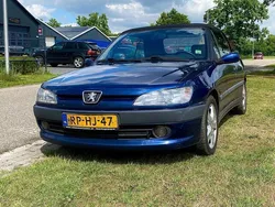 Blauw Gebruikt 1997 Peugeot 306 Cabriolet | € 599