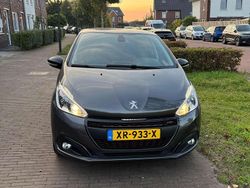 Grijs Gebruikt 2018 Peugeot 208 GT-line Hatchback | € 12.500