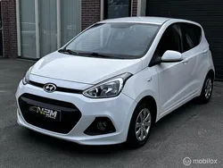 Wit Gebruikt 2016 Hyundai i10 Premium Hatchback | € 6.240 (Eerlijke prijs)