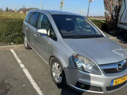 Zilver Gebruikt 2007 Opel Zafira Cosmo MPV | € 2.900 (Iets duurder)