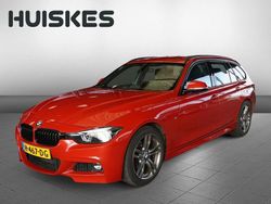 Rood Gebruikt 2020 BMW 318 Sport Line Stationwagen | € 26.950 (Eerlijke prijs)