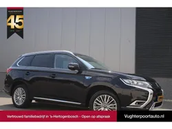 Zwart Gebruikt 2021 Mitsubishi Outlander Intense+ SUV | € 21.945