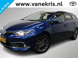 Blauw Gebruikt 2015 Toyota Auris Hybrid Executive Stationwagen | € 14.950 (Iets duurder)