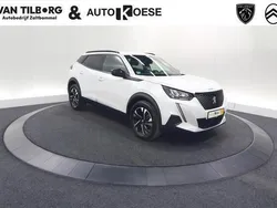 Wit, metallic lak Gebruikt 2023 Peugeot 2008 Allure SUV | € 23.700 (Goede deal)