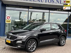 Zwart Gebruikt 2019 VW T-Roc Style SUV | € 17.999 (Eerlijke prijs)