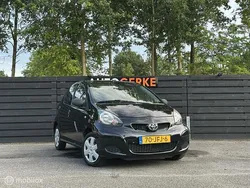 Zwart Gebruikt 2009 Toyota Aygo Hatchback | € 2.949 (Eerlijke prijs)