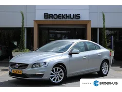 Grijs, metallic lak Gebruikt 2015 Volvo S60 Momentum Sedan | € 14.900 (Eerlijke prijs)