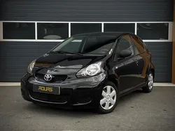 Zwart Gebruikt 2011 Toyota Aygo Hatchback | € 3.950 (Eerlijke prijs)