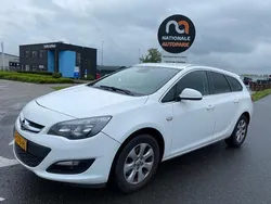Wit Gebruikt 2015 Opel Astra Business Stationwagen | € 2.750