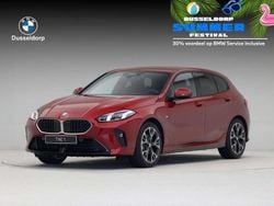 Rood Nieuw 2025 BMW 120 Comfort Edition Hatchback | € 49.644 (Goede deal)