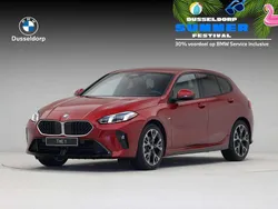 Rood Nieuw 2025 BMW 120 Comfort Edition Hatchback | € 49.644 (Goede deal)