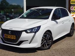 Hatchback Gebruikt 2023 Peugeot 208 Allure Hatchback | € 18.950 (Eerlijke prijs)
