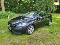 Blauw Gebruikt 2015 Volvo V40 Momentum Stationwagen | € 10.900 (Eerlijke prijs)