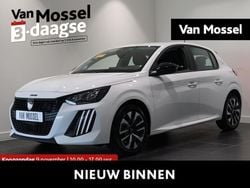Wit Nieuw 2025 Peugeot 208 Style Hatchback | € 26.740 (Super prijs)