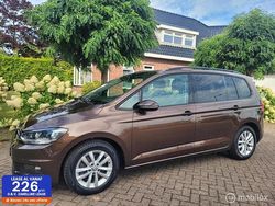 Bruin Gebruikt 2017 VW Touran MPV | € 13.750 (Super prijs)