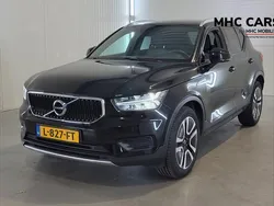 Zwart, metallic lak Gebruikt 2021 Volvo XC40 Momentum SUV | € 22.200 (Super prijs)