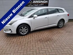 Grijs Gebruikt 2013 Toyota Avensis Stationwagen | € 14.450 (Iets duurder)