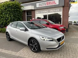 Grijs Gebruikt 2017 Volvo V40 Stationwagen | € 17.950 (Goede deal)