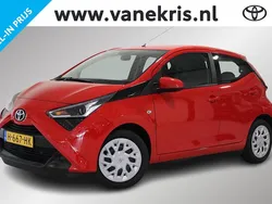 Rood Gebruikt 2020 Toyota Aygo X-play Hatchback | € 12.594 (Eerlijke prijs)