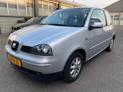 Grijs, metallic lak Gebruikt 2002 Seat Arosa Stella Hatchback | € 1.750 (Eerlijke prijs)