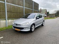 Grijs Gebruikt 2004 Peugeot 206 Hatchback | € 1.750 (Eerlijke prijs)