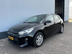 Zwart Gebruikt 2017 Kia Rio Hatchback | € 6.999 (Goede deal)