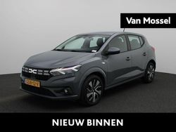 Grijs Gebruikt 2024 Dacia Sandero Expression Hatchback | € 17.940 (Goede deal)