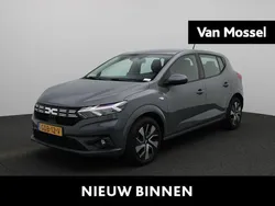 Grijs Gebruikt 2024 Dacia Sandero Expression Hatchback | € 18.940 (Eerlijke prijs)