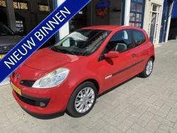 Rood Gebruikt 2009 Renault Clio II Rip Curl Hatchback | € 1.699 (Goede deal)