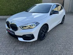 Wit Gebruikt 2020 BMW 118 Sport Line Hatchback | € 20.445 (Iets duurder)