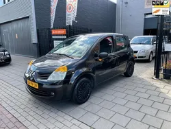 Zwart, metallic lak Gebruikt 2005 Renault Modus Expression MPV | € 999 (Goede deal)