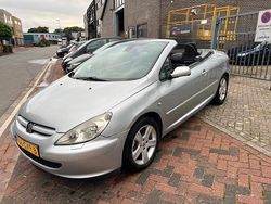 Grijs Gebruikt 2004 Peugeot 307 CC Cabriolet | € 2.750