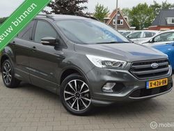 Grijs Gebruikt 2017 Ford Kuga ST-Line SUV | € 19.950 (Eerlijke prijs)