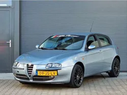 Blauw Gebruikt 2002 Alfa Romeo 147 Distinctive Hatchback | € 999 (Eerlijke prijs)
