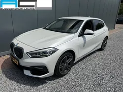 Wit, metallic lak Gebruikt 2021 BMW 118 Executive Hatchback | € 26.900 (Eerlijke prijs)