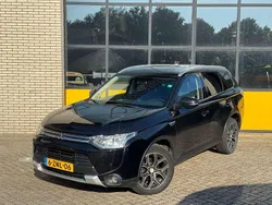 Zwart Gebruikt 2015 Mitsubishi Outlander P-HEV Edition SUV | € 11.925 (Super prijs)