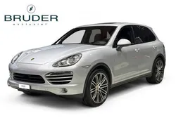 Zilver, metallic lak Gebruikt 2010 Porsche Cayenne SUV | € 47.990