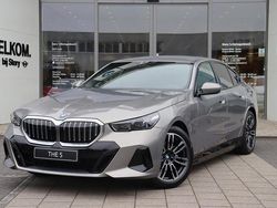 Grijs Nieuw 2025 BMW 530e M Sport Sedan | € 73.869