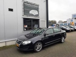 Zwart Gebruikt 2006 VW Passat Sportline Sedan | € 999 (Super prijs)