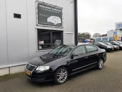 Zwart Gebruikt 2006 VW Passat Sportline Sedan | € 1.449 (Goede deal)