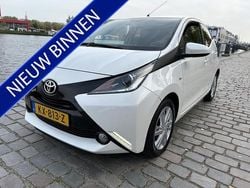 Wit Gebruikt 2016 Toyota Aygo Sport Hatchback | € 7.950 (Eerlijke prijs)
