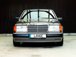 Grijs172 anthrazit grey metallic Gebruikt 1991 Mercedes E230 Sedan | € 23.980