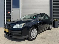 Zwart Gebruikt 2005 Ford Focus Hatchback | € 3.450 (Eerlijke prijs)