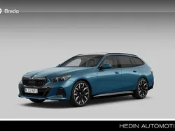 Blauw Nieuw 2025 BMW 530e M Sport Stationwagen | € 100.679